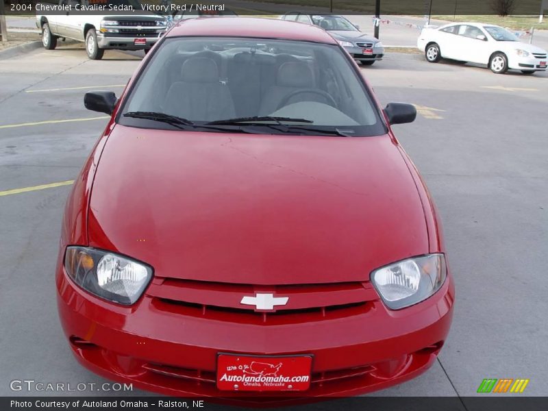 Victory Red / Neutral 2004 Chevrolet Cavalier Sedan