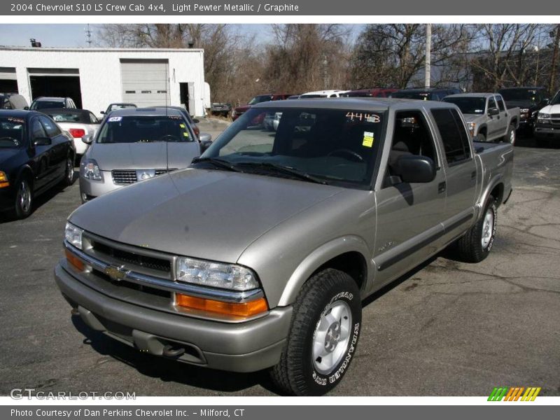 Light Pewter Metallic / Graphite 2004 Chevrolet S10 LS Crew Cab 4x4