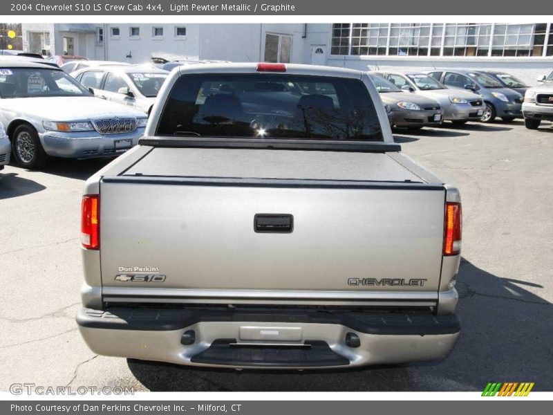 Light Pewter Metallic / Graphite 2004 Chevrolet S10 LS Crew Cab 4x4