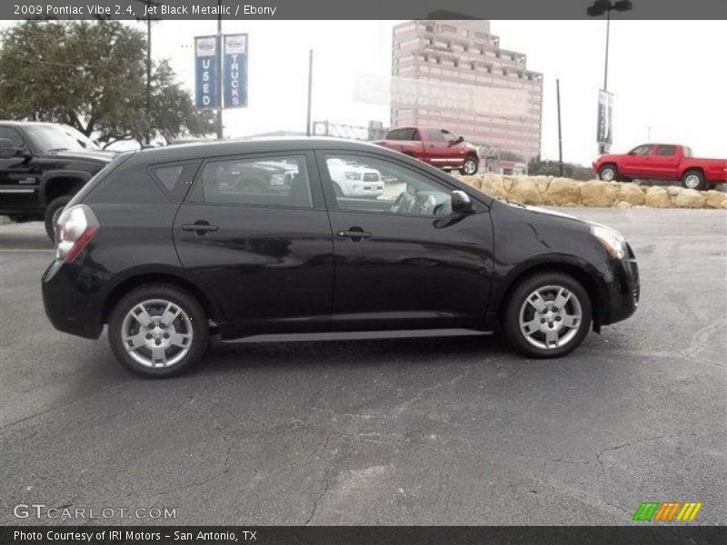 Jet Black Metallic / Ebony 2009 Pontiac Vibe 2.4