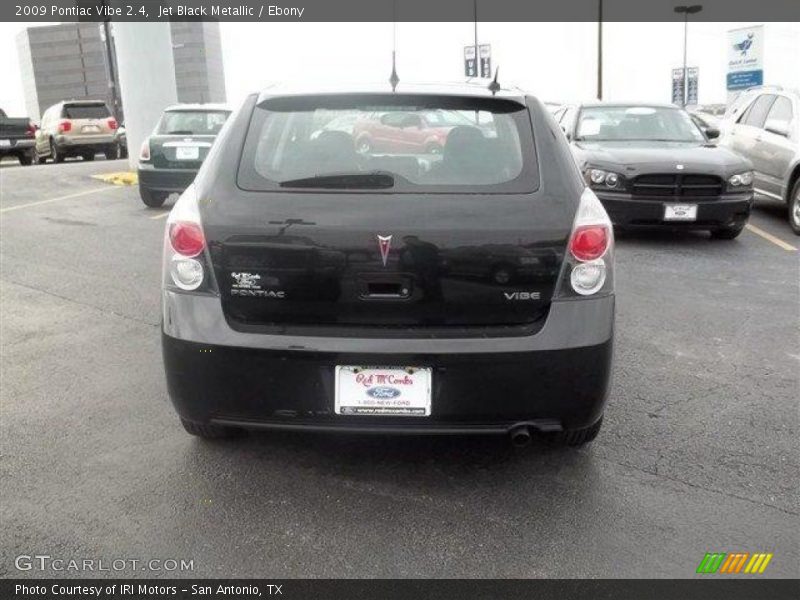 Jet Black Metallic / Ebony 2009 Pontiac Vibe 2.4