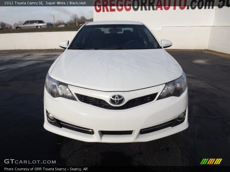 Super White / Black/Ash 2012 Toyota Camry SE