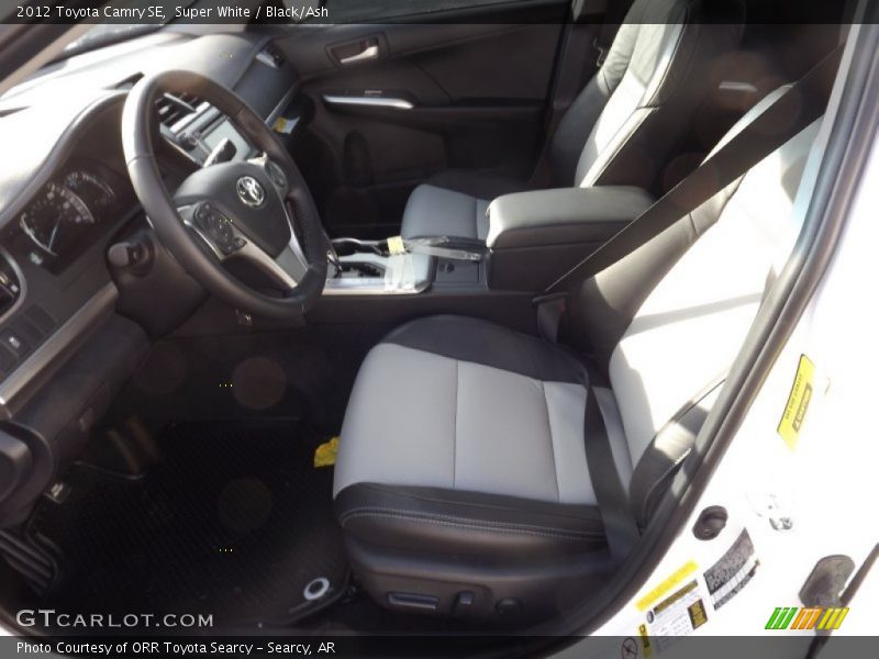 Super White / Black/Ash 2012 Toyota Camry SE