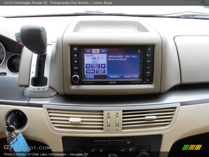 Pomegranate Red Metallic / Ceylon Beige 2010 Volkswagen Routan SE