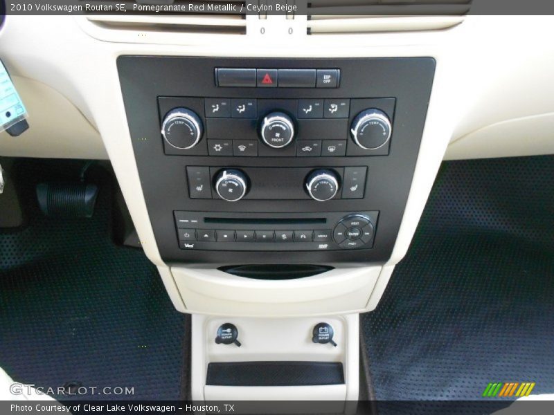 Pomegranate Red Metallic / Ceylon Beige 2010 Volkswagen Routan SE