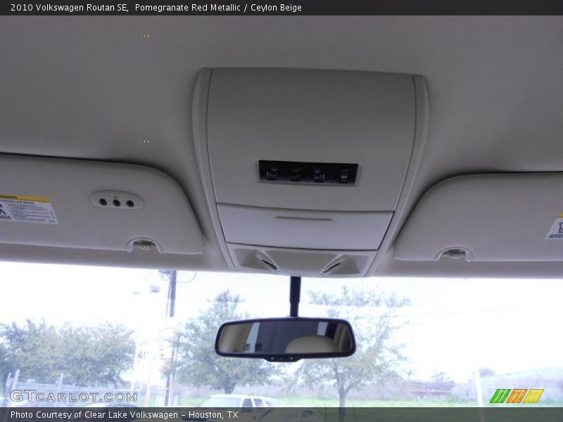 Pomegranate Red Metallic / Ceylon Beige 2010 Volkswagen Routan SE