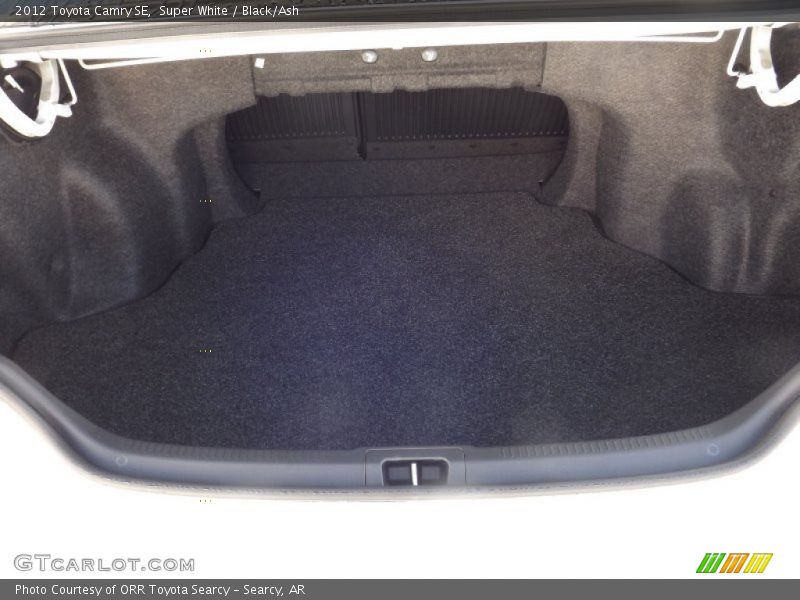 Super White / Black/Ash 2012 Toyota Camry SE