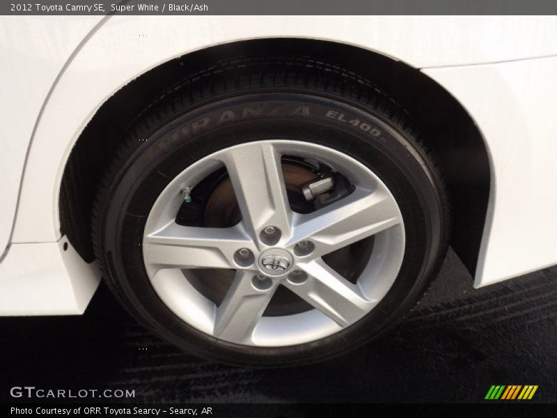 Super White / Black/Ash 2012 Toyota Camry SE