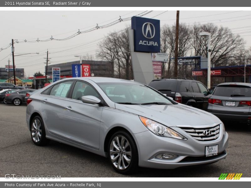 Radiant Silver / Gray 2011 Hyundai Sonata SE