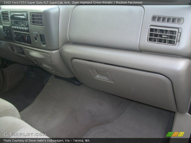 Dark Highland Green Metallic / Medium Parchment 2003 Ford F350 Super Duty XLT SuperCab 4x4