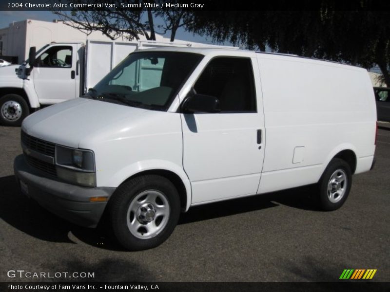 Front 3/4 View of 2004 Astro Commercial Van