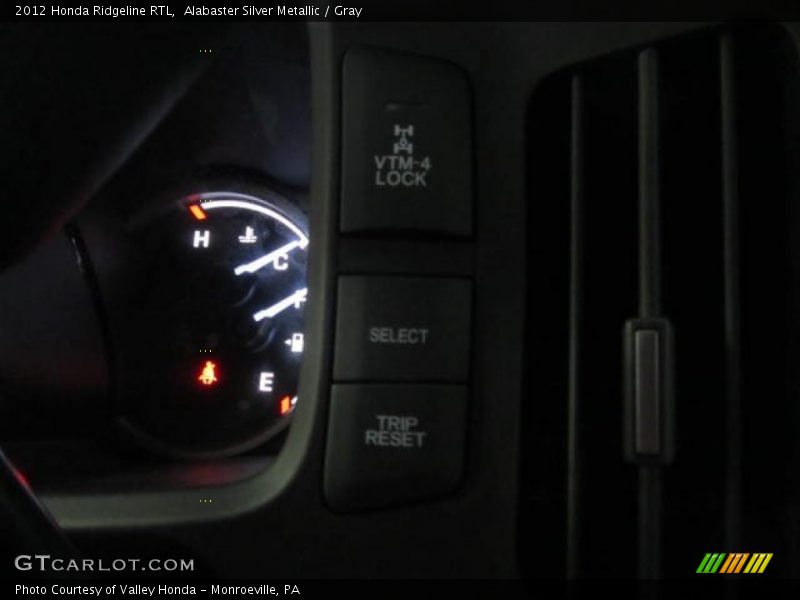 Alabaster Silver Metallic / Gray 2012 Honda Ridgeline RTL