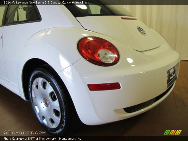 Candy White / Black 2010 Volkswagen New Beetle 2.5 Coupe