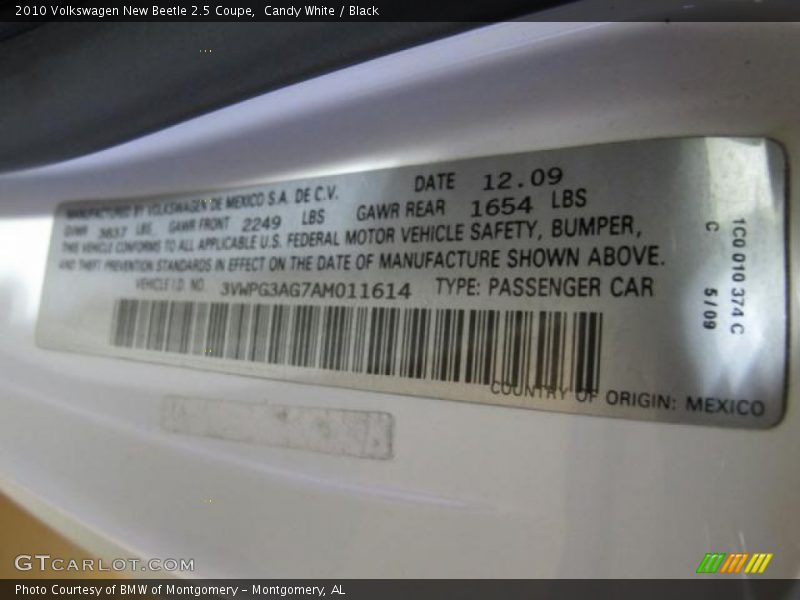 Candy White / Black 2010 Volkswagen New Beetle 2.5 Coupe