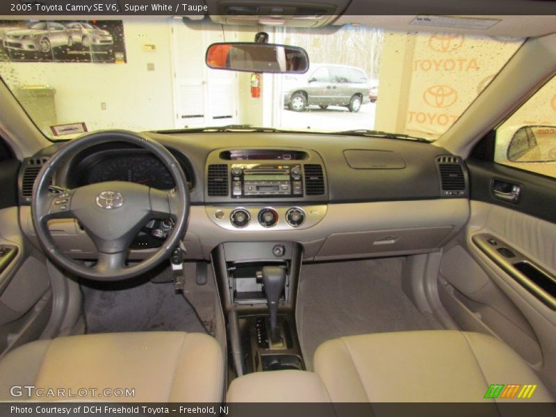 Super White / Taupe 2005 Toyota Camry SE V6