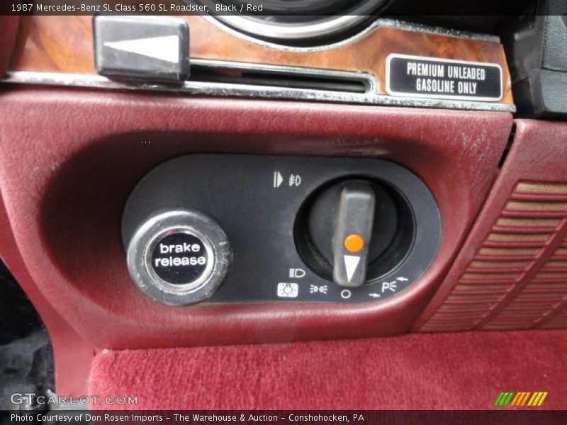 Controls of 1987 SL Class 560 SL Roadster