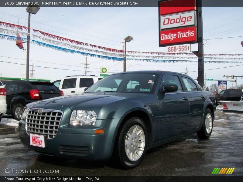 Magnesium Pearl / Dark Slate Gray/Medium Slate Gray 2005 Chrysler 300