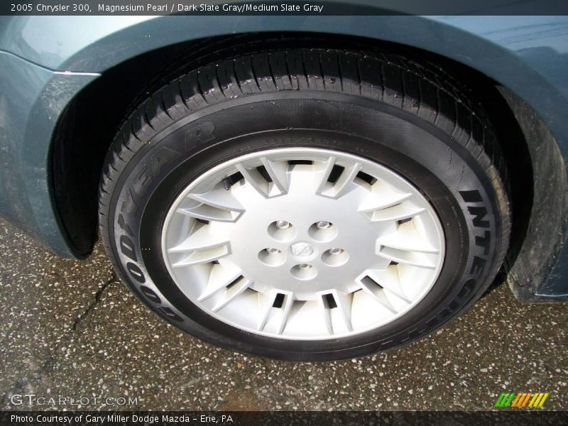 Magnesium Pearl / Dark Slate Gray/Medium Slate Gray 2005 Chrysler 300