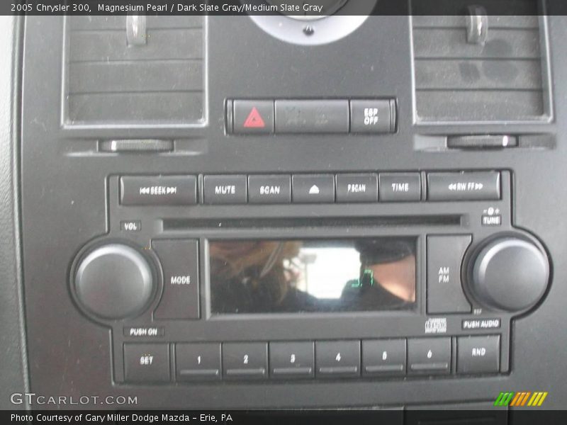 Magnesium Pearl / Dark Slate Gray/Medium Slate Gray 2005 Chrysler 300