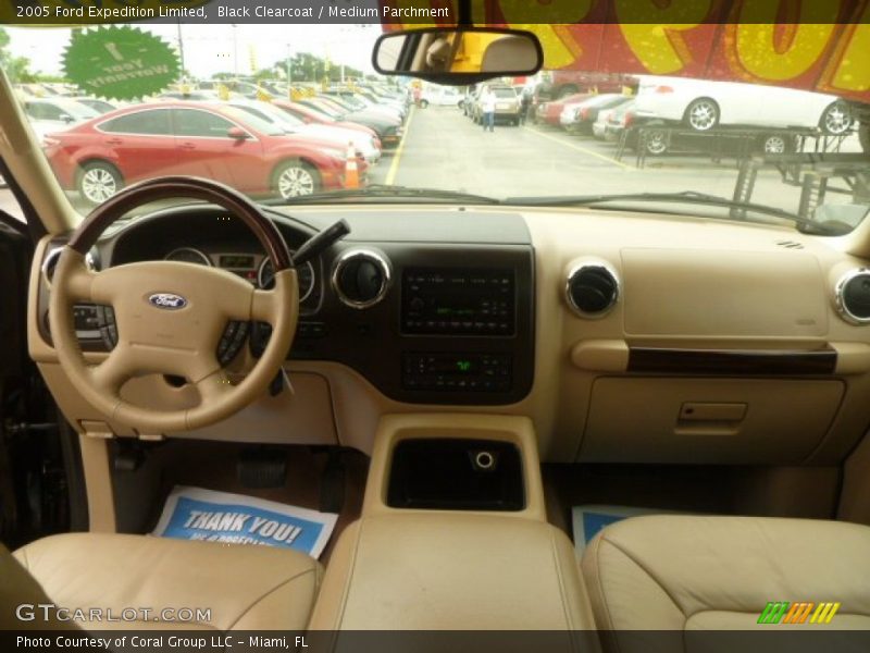 Black Clearcoat / Medium Parchment 2005 Ford Expedition Limited