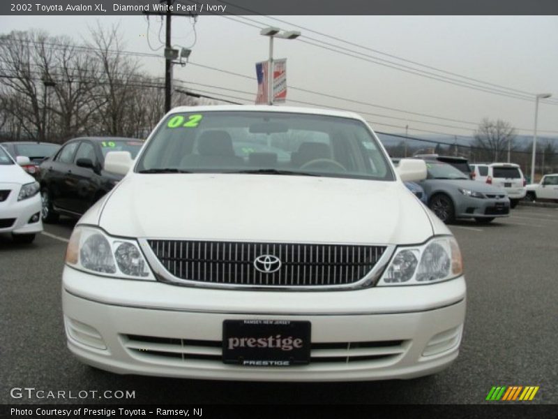 Diamond White Pearl / Ivory 2002 Toyota Avalon XL