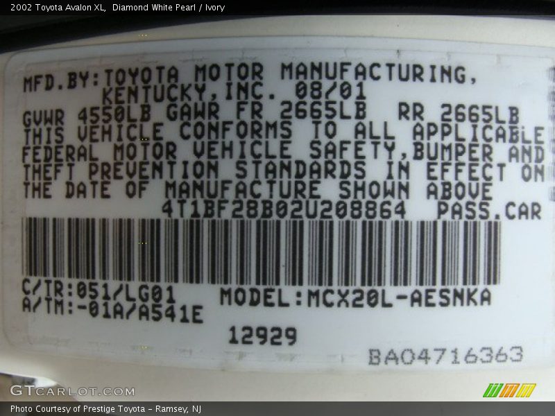 Diamond White Pearl / Ivory 2002 Toyota Avalon XL