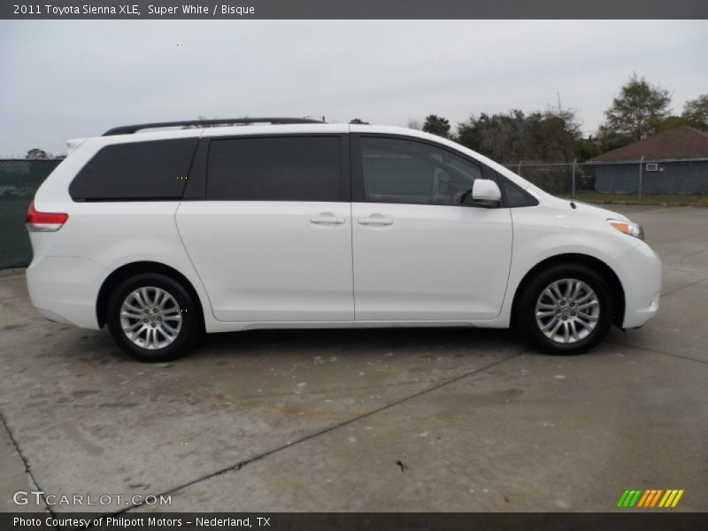 Super White / Bisque 2011 Toyota Sienna XLE
