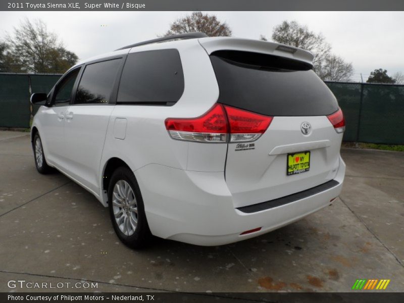 Super White / Bisque 2011 Toyota Sienna XLE