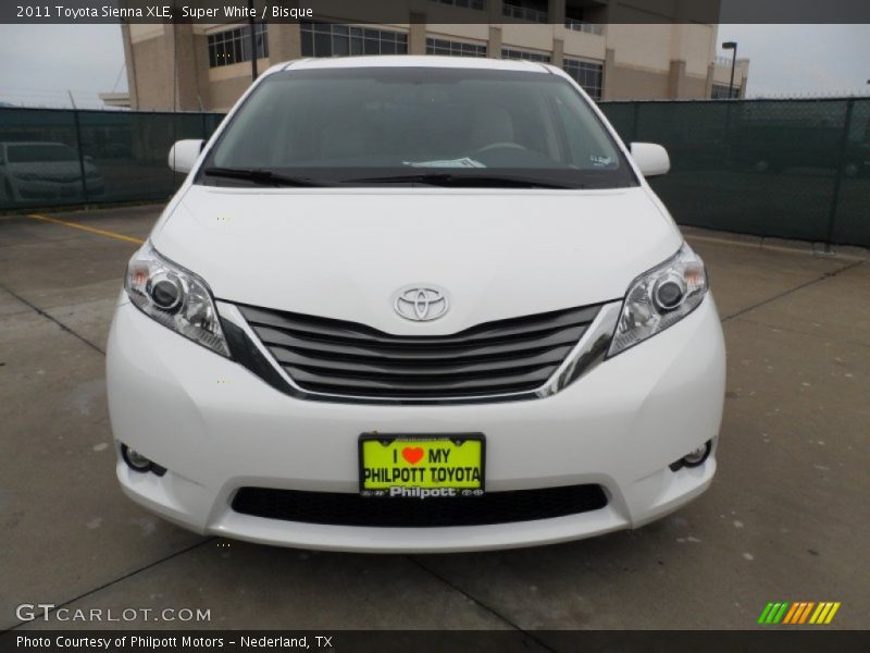 Super White / Bisque 2011 Toyota Sienna XLE