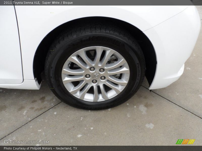 Super White / Bisque 2011 Toyota Sienna XLE