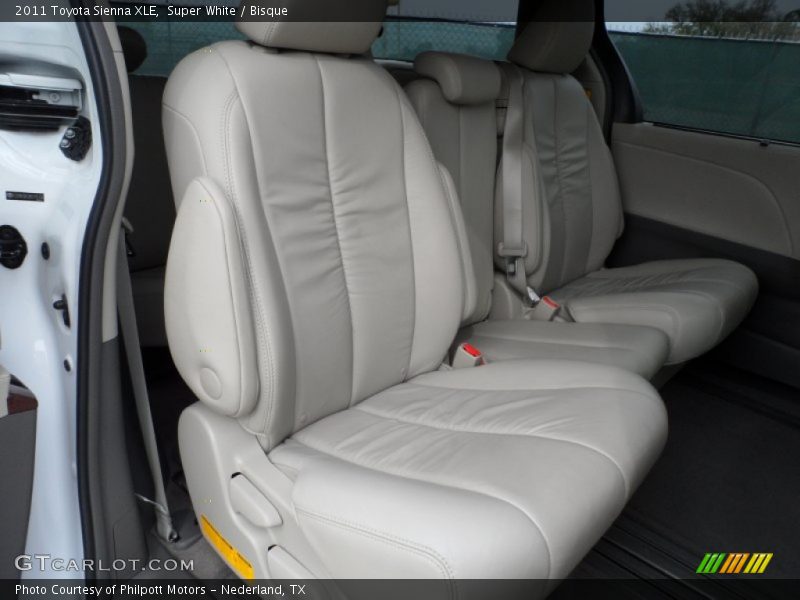 Super White / Bisque 2011 Toyota Sienna XLE