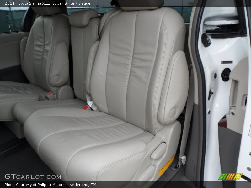 Super White / Bisque 2011 Toyota Sienna XLE