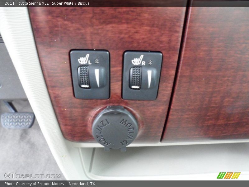 Super White / Bisque 2011 Toyota Sienna XLE