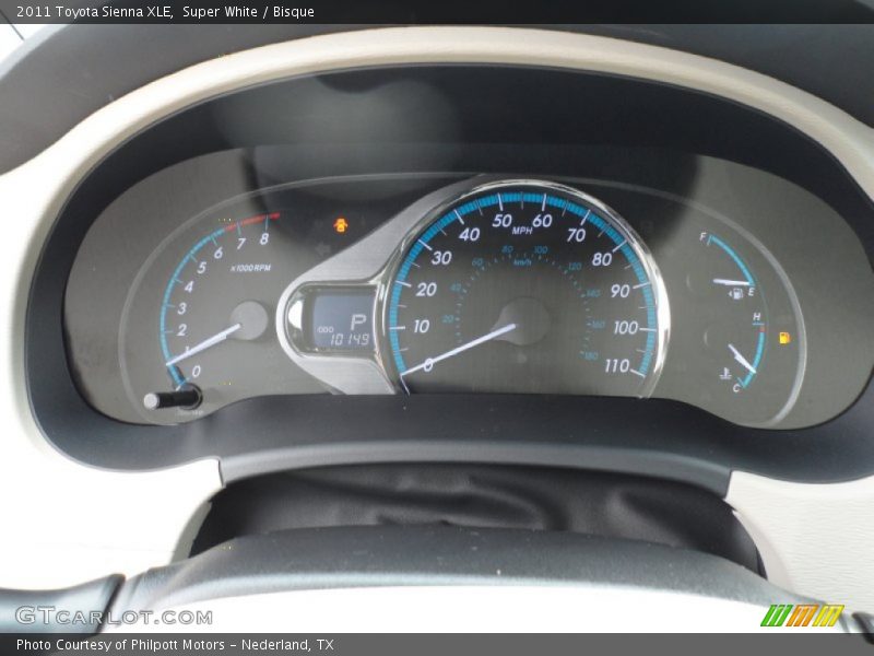 Super White / Bisque 2011 Toyota Sienna XLE