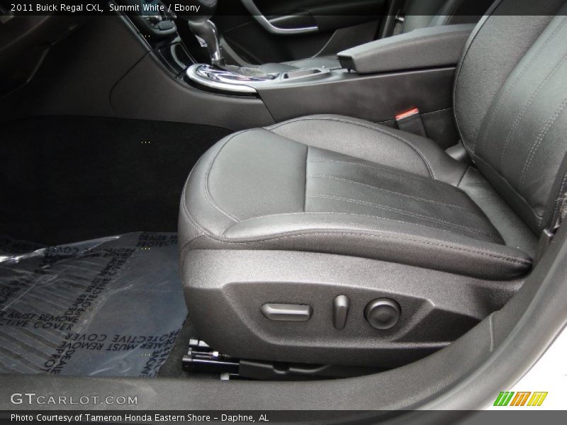 Summit White / Ebony 2011 Buick Regal CXL