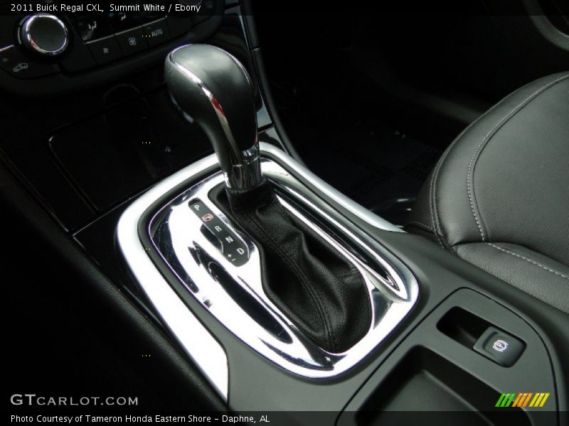 Summit White / Ebony 2011 Buick Regal CXL