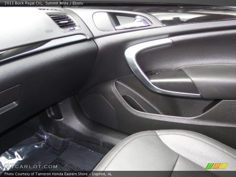 Summit White / Ebony 2011 Buick Regal CXL