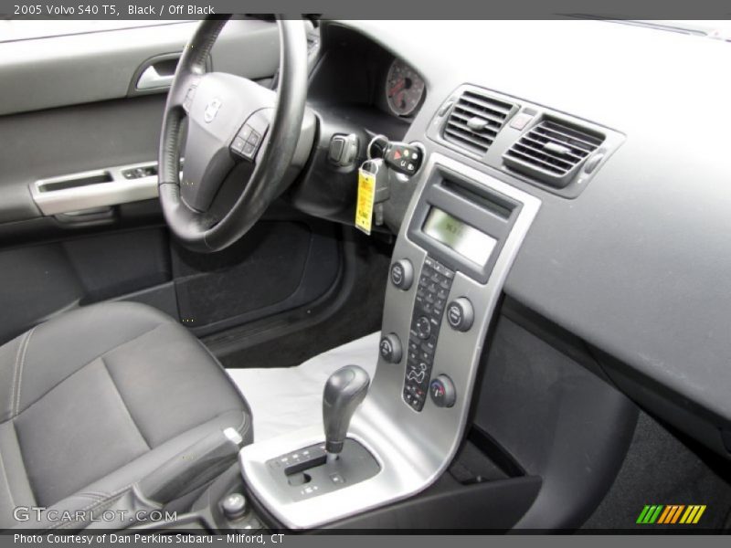 Black / Off Black 2005 Volvo S40 T5