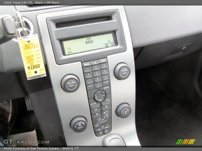 Black / Off Black 2005 Volvo S40 T5