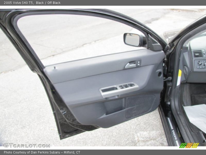 Black / Off Black 2005 Volvo S40 T5
