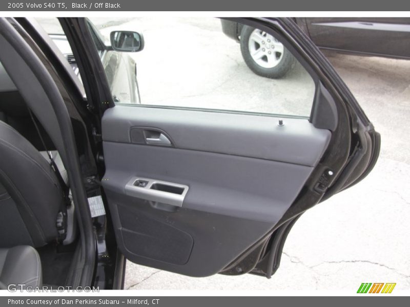 Black / Off Black 2005 Volvo S40 T5