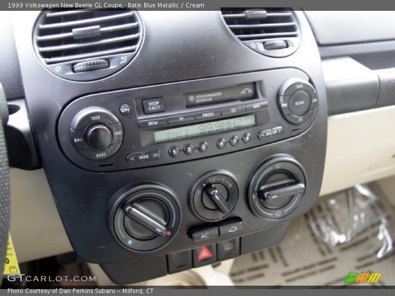 Batik Blue Metallic / Cream 1999 Volkswagen New Beetle GL Coupe