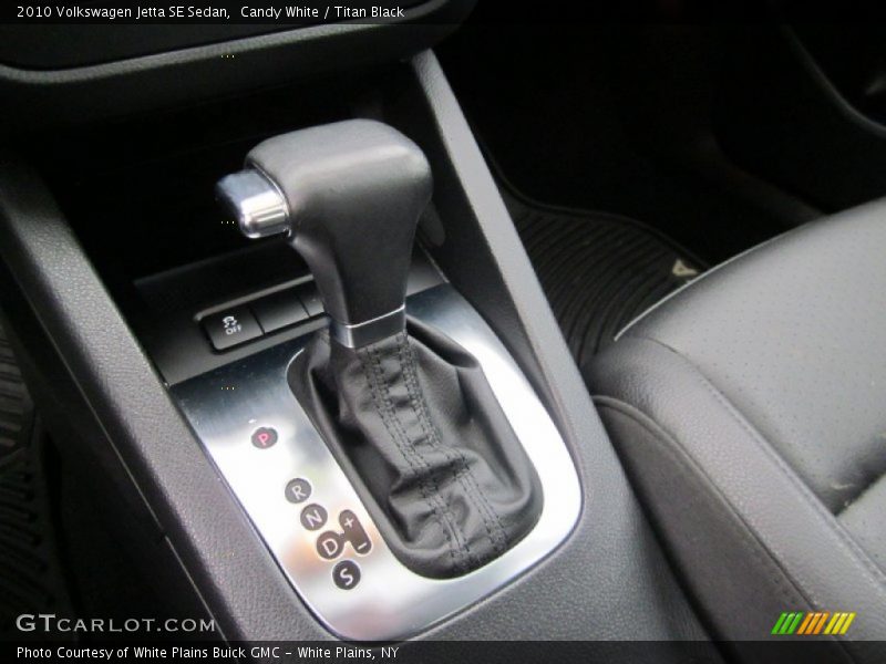 Candy White / Titan Black 2010 Volkswagen Jetta SE Sedan