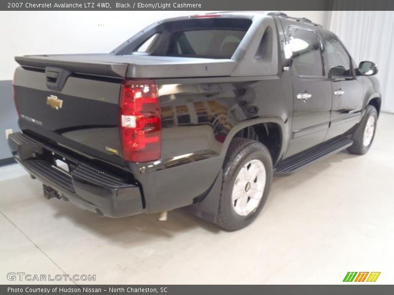 Black / Ebony/Light Cashmere 2007 Chevrolet Avalanche LTZ 4WD