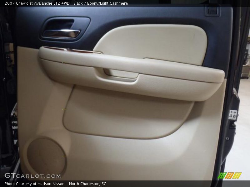 Black / Ebony/Light Cashmere 2007 Chevrolet Avalanche LTZ 4WD