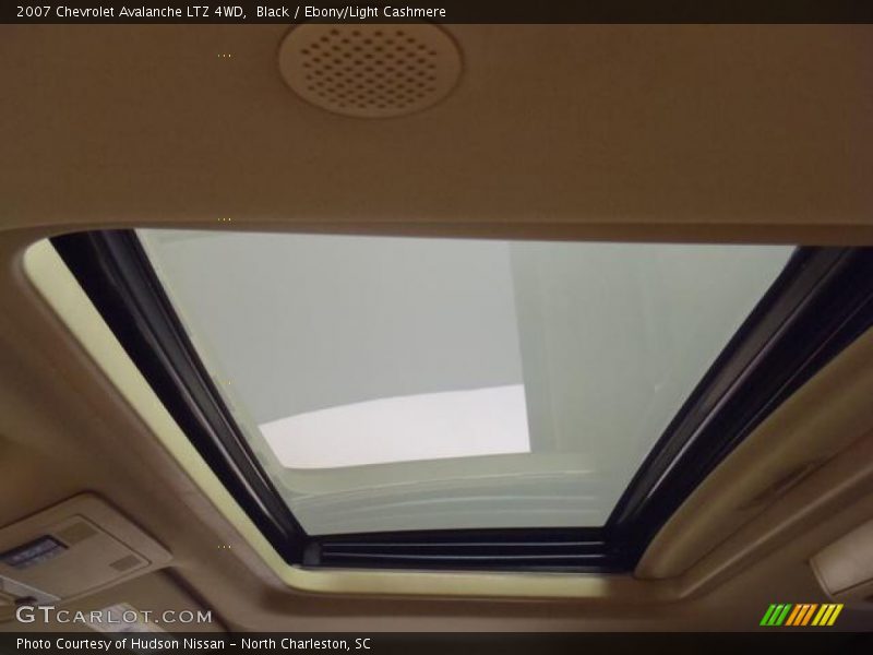 Black / Ebony/Light Cashmere 2007 Chevrolet Avalanche LTZ 4WD