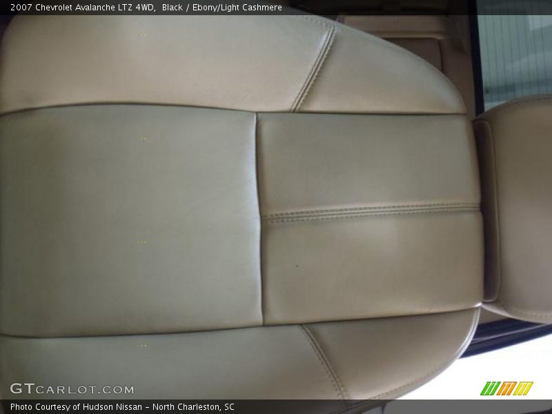 Black / Ebony/Light Cashmere 2007 Chevrolet Avalanche LTZ 4WD