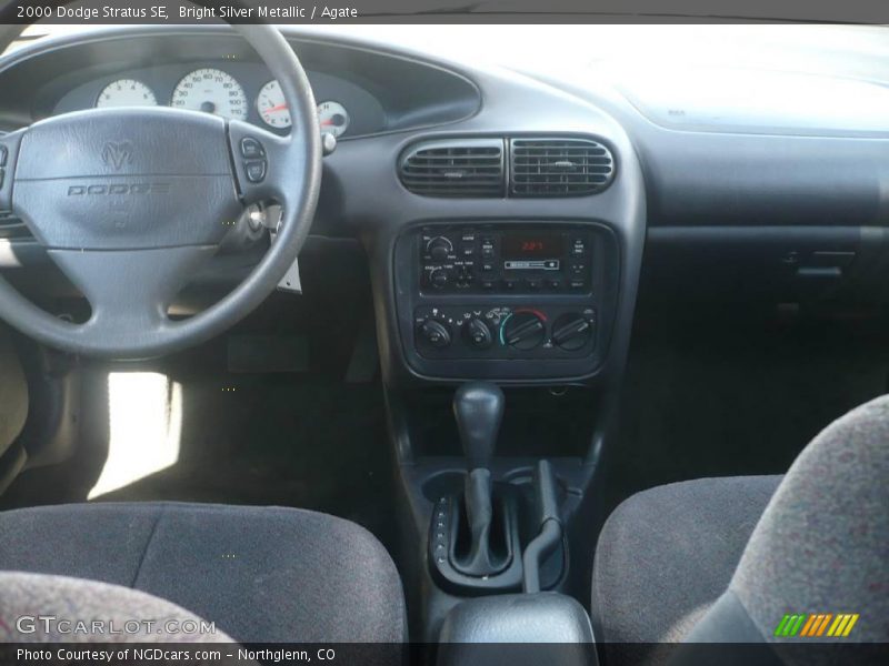 Bright Silver Metallic / Agate 2000 Dodge Stratus SE