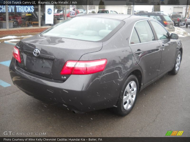 Magnetic Gray Metallic / Ash 2009 Toyota Camry LE