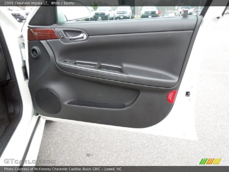 White / Ebony 2009 Chevrolet Impala LT